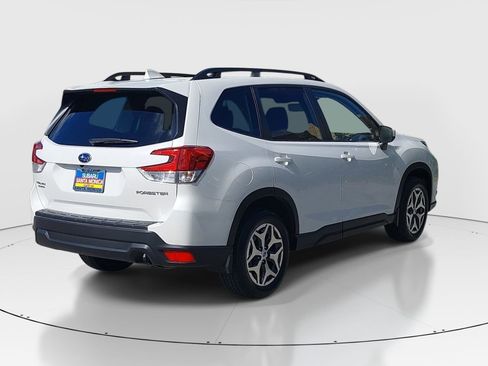Certified 2023 Subaru Forester Premium AWD/4WD image 7