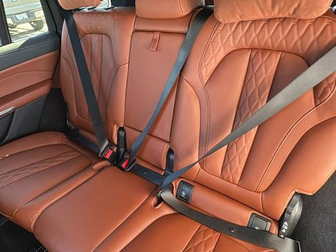 Used 2025 BMW X7 M60i AWD/4WD image 23