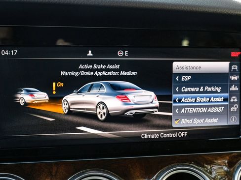 Used 2017 Mercedes-Benz E 300 image 29