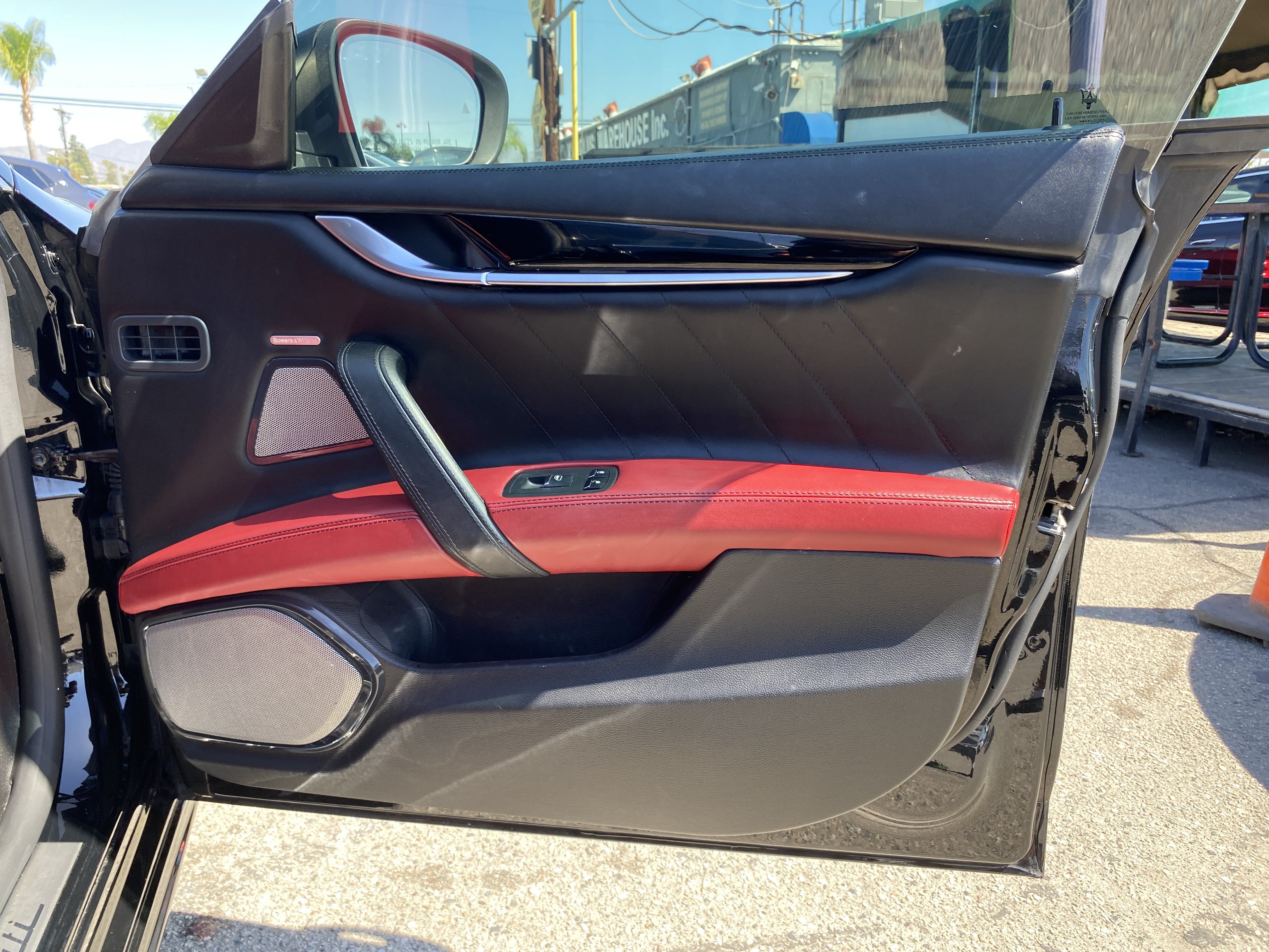 Used 2019 Maserati Ghibli GranSport RWD image 27