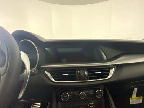 New 2025 Alfa Romeo Stelvio Sprint image 28