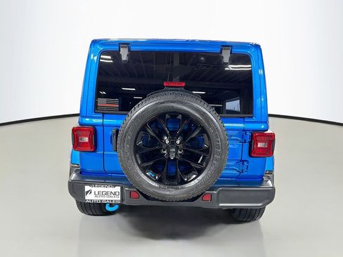 Used 2022 Jeep Wrangler Unlimited Sahara AWD/4WD image 6