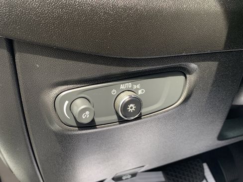 Used 2024 Chevrolet Equinox LT AWD/4WD image 16