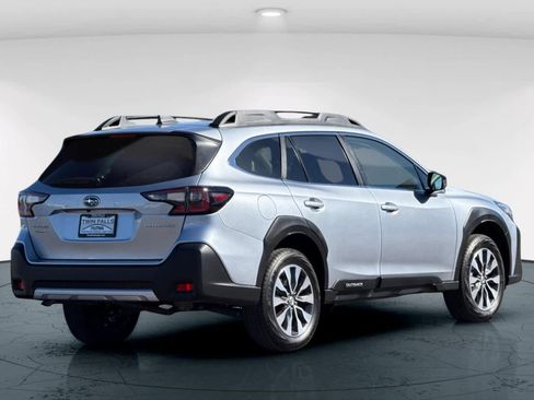 Used 2023 Subaru Outback Limited image 2