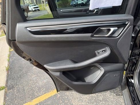 Used 2016 Porsche Macan S AWD/4WD image 31