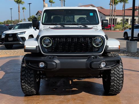 Used 2024 Jeep Gladiator Sport AWD/4WD image 6