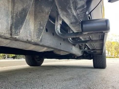 Used 2017 Nissan Titan SV image 22