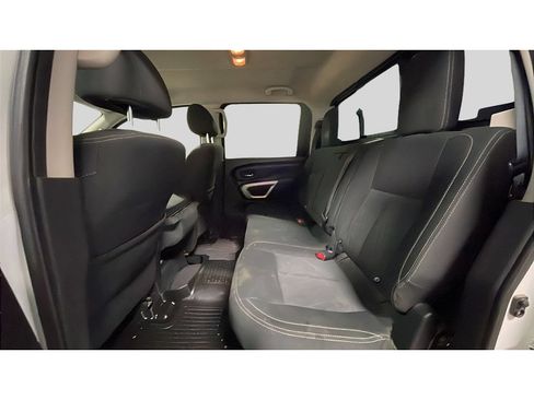 Used 2017 Nissan Titan SV AWD/4WD image 15