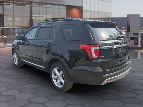 Used 2017 Ford Explorer XLT w/ Equipment Group 202A AWD/4WD image 5