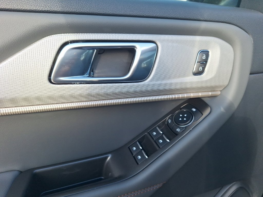 New 2026 Ford Explorer Active w/ Active Comfort Package AWD/4WD image 3