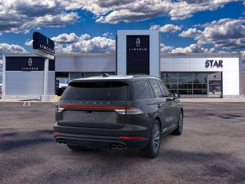 Used 2026 Lincoln Aviator AWD w/ Jet Appearance Package image 8