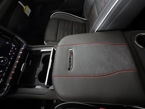 Used 2025 GMC Yukon XL AT4 Ultimate image 42