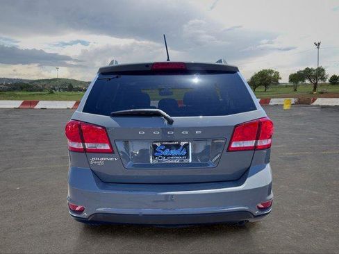 Used 2019 Dodge Journey SE FWD image 6