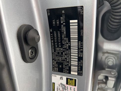 Used 2022 Toyota Corolla Cross L AWD/4WD image 28