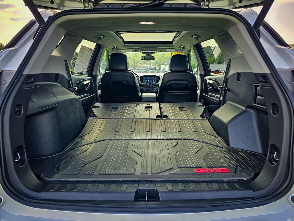 Used 2020 GMC Terrain SLT w/ Preferred Package AWD/4WD image 34
