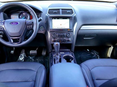 Used 2018 Ford Explorer XLT w/ Equipment Group 202A image 24