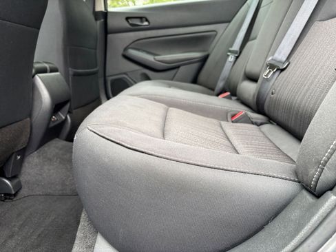 Used 2025 Nissan Altima 2.5 SV FWD image 27