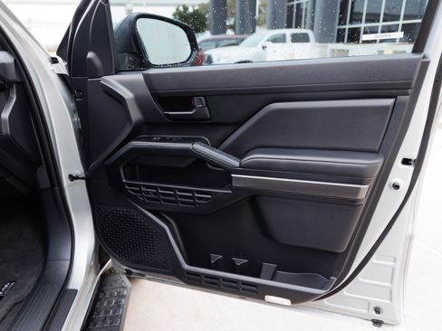 Used 2025 Toyota 4Runner Limited image 36