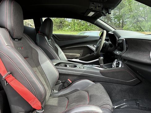 Used 2018 Chevrolet Camaro ZL1 RWD image 13