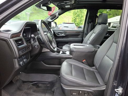 Used 2023 Chevrolet Tahoe Z71 w/ Luxury Package AWD/4WD image 14