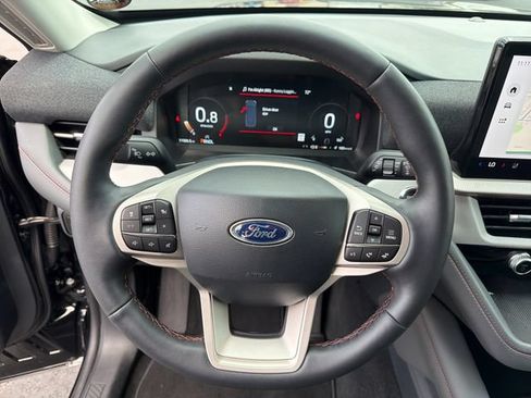 Used 2025 Ford Explorer Active w/ Active Comfort Package AWD/4WD image 14