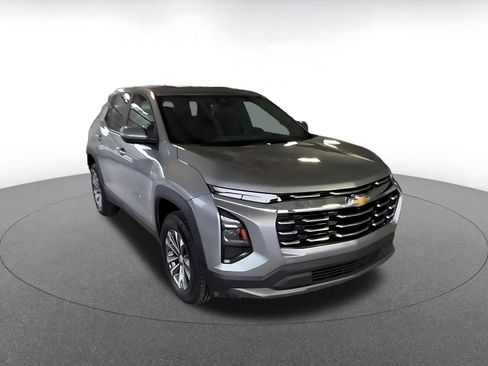 Used 2025 Chevrolet Equinox LT image 5