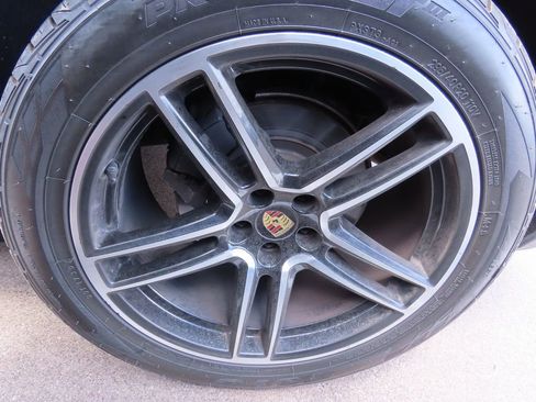 Used 2020 Porsche Macan S AWD/4WD image 16