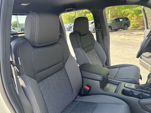 New 2026 Nissan Frontier SV AWD/4WD image 10