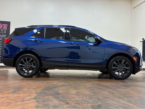 Used 2022 Chevrolet Equinox RS w/ Infotainment Package FWD image 9
