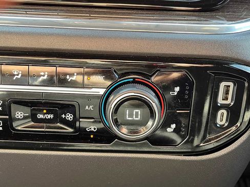 Used 2023 Chevrolet Silverado 1500 LT AWD/4WD image 22