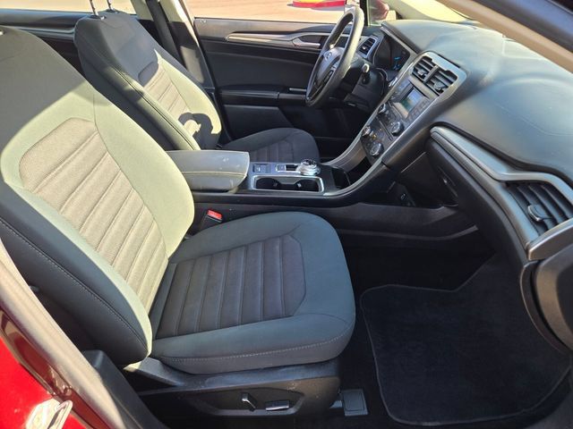 Used 2017 Ford Fusion SE FWD image 15