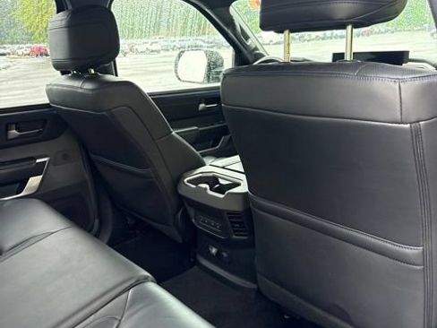Used 2024 Toyota Tundra Platinum AWD/4WD image 23