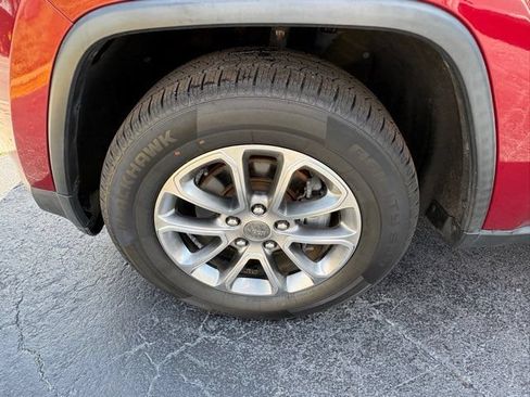 Used 2014 Jeep Grand Cherokee Limited RWD image 3