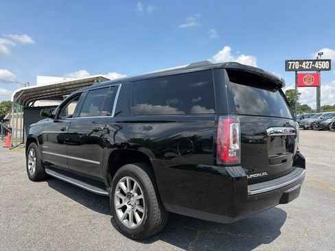 Used 2019 GMC Yukon XL Denali AWD/4WD image 3