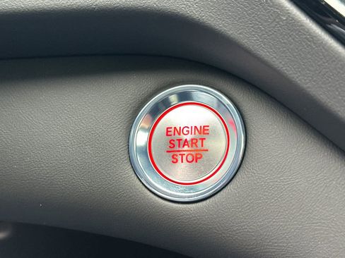 New 2025 Acura RDX SH-AWD image 18