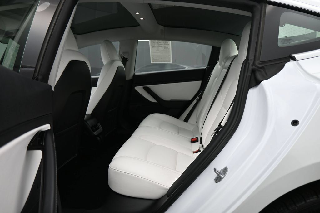 Used 2020 Tesla Model 3 Standard Range Plus RWD image 15