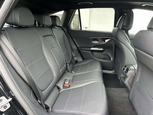 Used 2024 Mercedes-Benz GLC 300 image 11