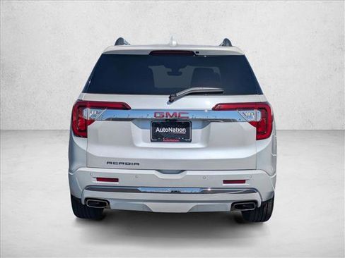 Used 2023 GMC Acadia Denali w/ Denali Technology Package FWD image 7