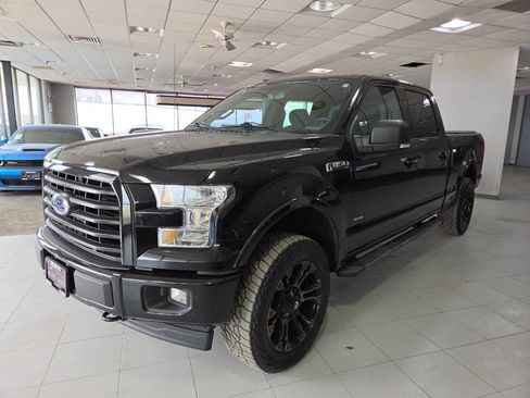 Used 2017 Ford F150 XLT w/ Equipment Group 302A Luxury image 5