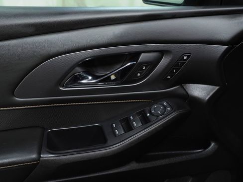 Used 2021 Chevrolet Traverse Premier image 25