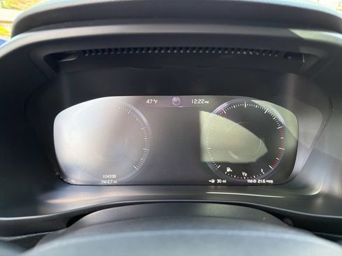 Used 2019 Volvo XC40 T5 Momentum image 32