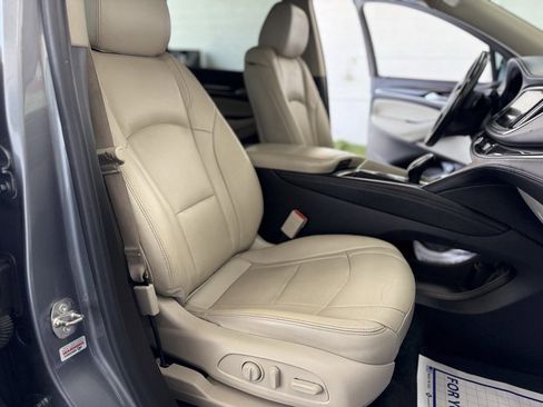 Used 2021 Buick Enclave Essence image 16