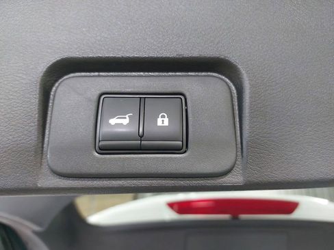Certified 2025 Nissan Rogue SV AWD/4WD image 13