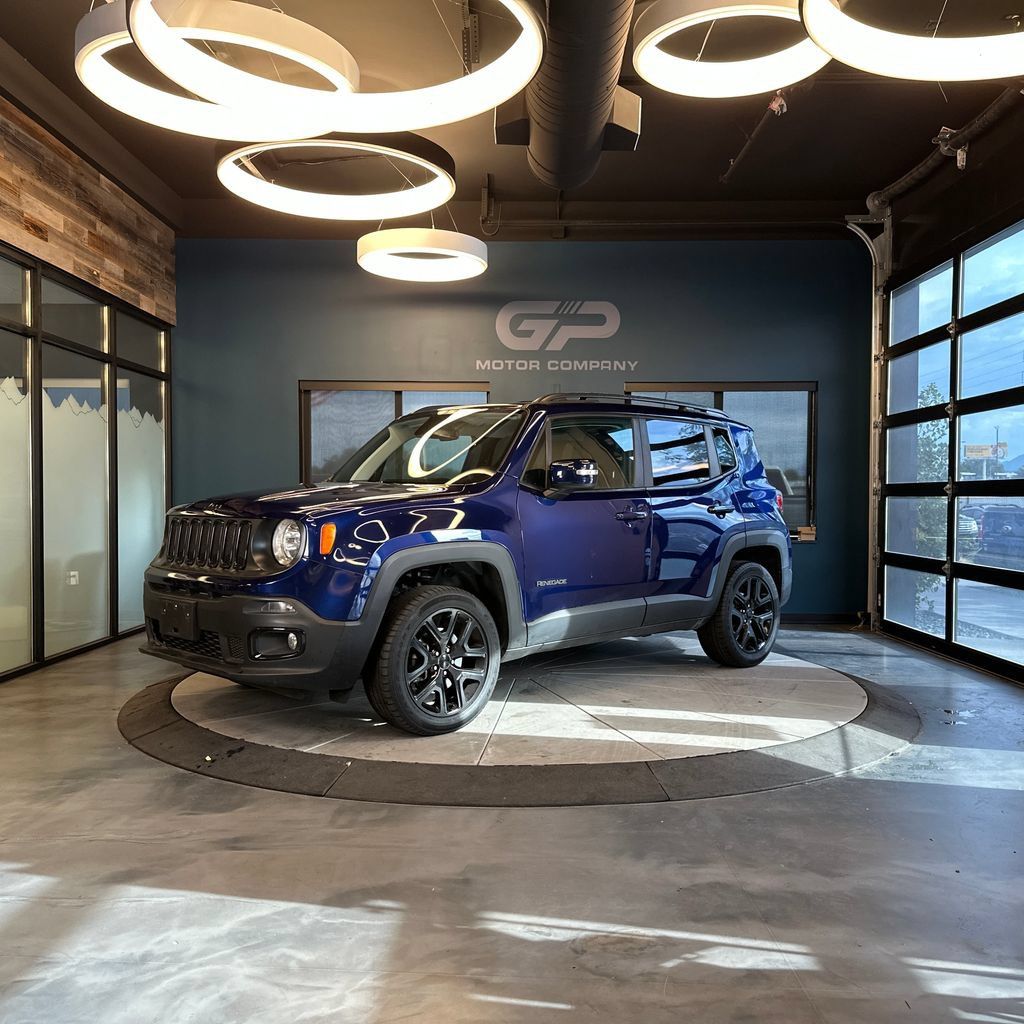 Used 2018 Jeep Renegade Altitude w/ UConnect 8.4 Nav Group AWD/4WD image 7