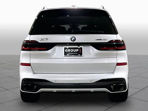 Used 2025 BMW X7 xDrive40i w/ M Sport Package AWD/4WD image 4