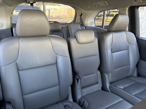 Used 2012 Honda Odyssey Touring Elite image 29