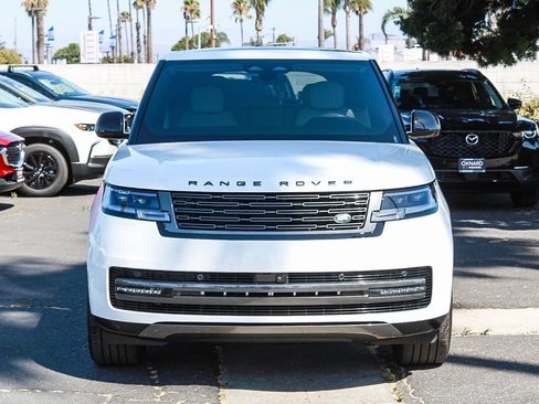 Used 2025 Land Rover Range Rover SE AWD/4WD image 2