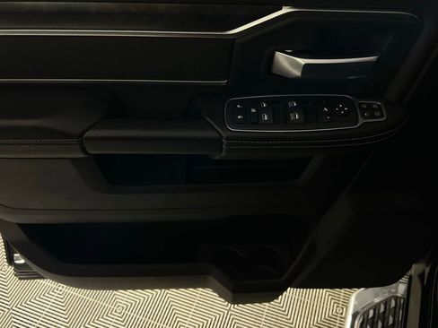 Used 2024 RAM 2500 Big Horn w/ Safety Group image 26