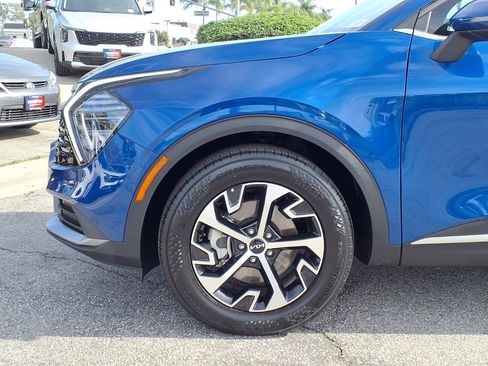 Used 2025 Kia Sportage EX image 16
