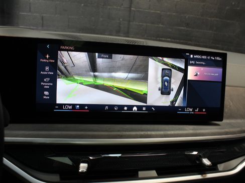 Used 2024 BMW X7 xDrive40i w/ Climate Comfort Package image 68